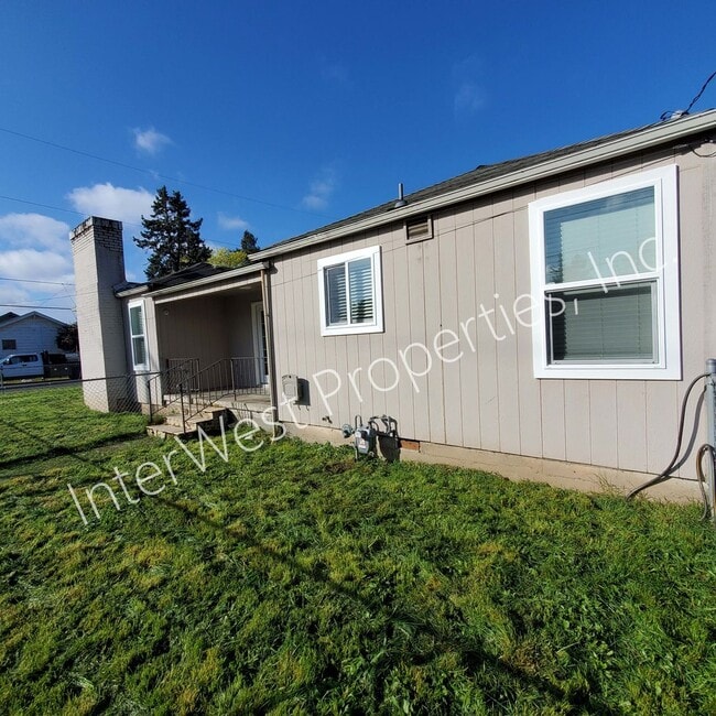 Photo - 3+bd 1.5 ba Single Level West Salem Home w...