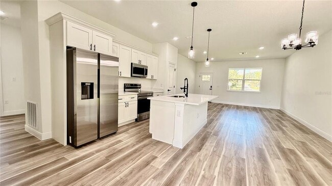Photo - 1852 W Quaker Ln