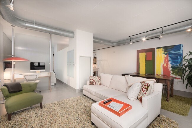 Photo - Logan Circle Condo | 1 Bed | 1 Bath | 780 SF | 1 Garage Parking Space Unit 501