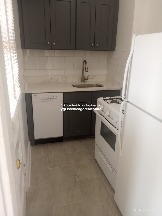 Photo - 1317 W Estes Ave Unit 7