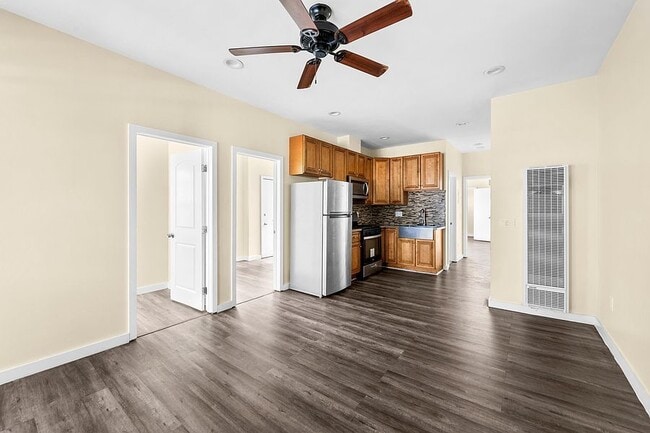 Photo - 1050 57th St Unidad 1050.25