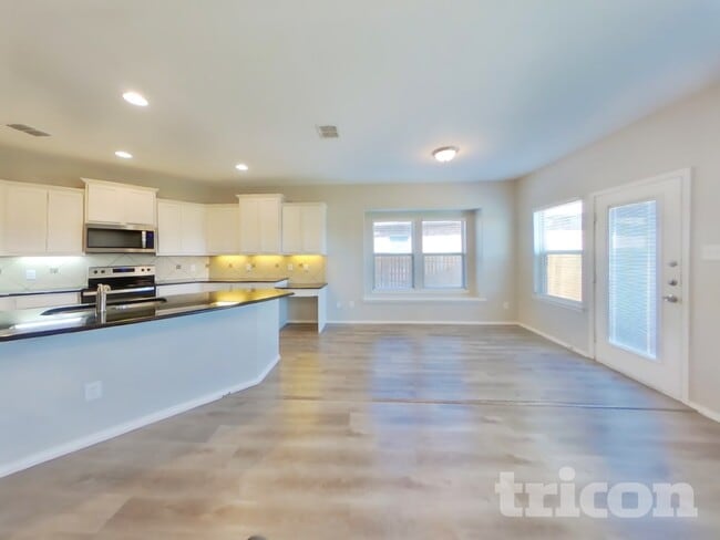 Photo - 2304 Eppright Dr