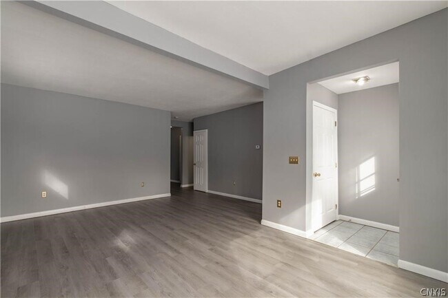 Photo - 1126 Holcomb St