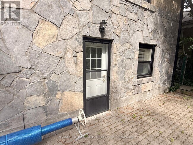 Photo - 23 Burnview Crescent