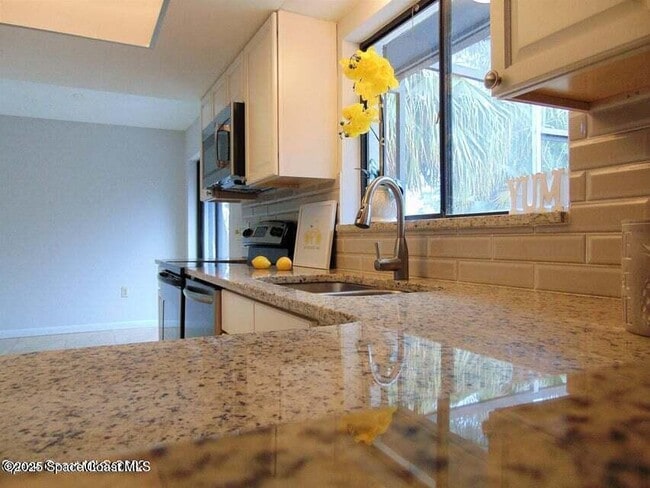 Photo - 300 Olympia Ct