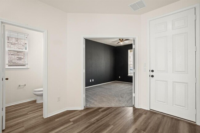 Photo - 109 Pilsener Pass