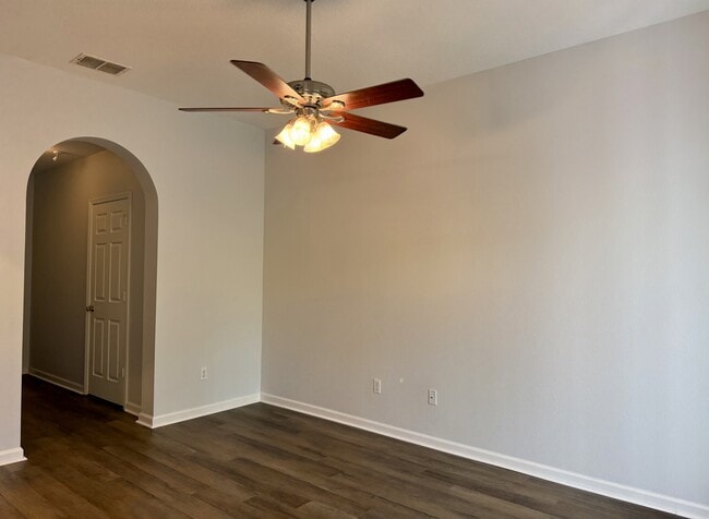 Photo - 823 Pine Pointe Ln