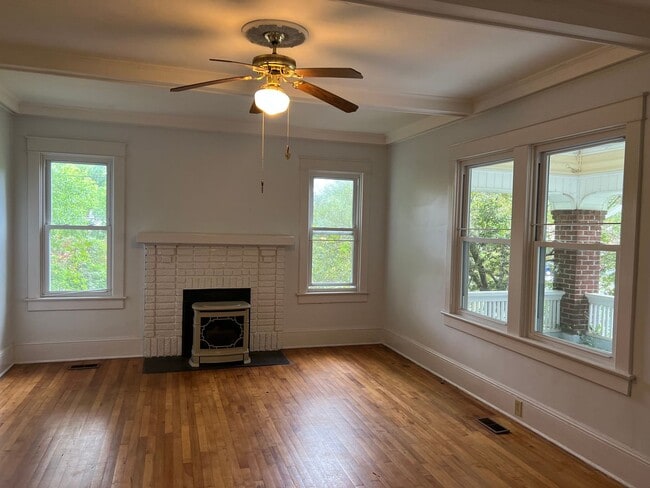 Photo - 615 W Marion St