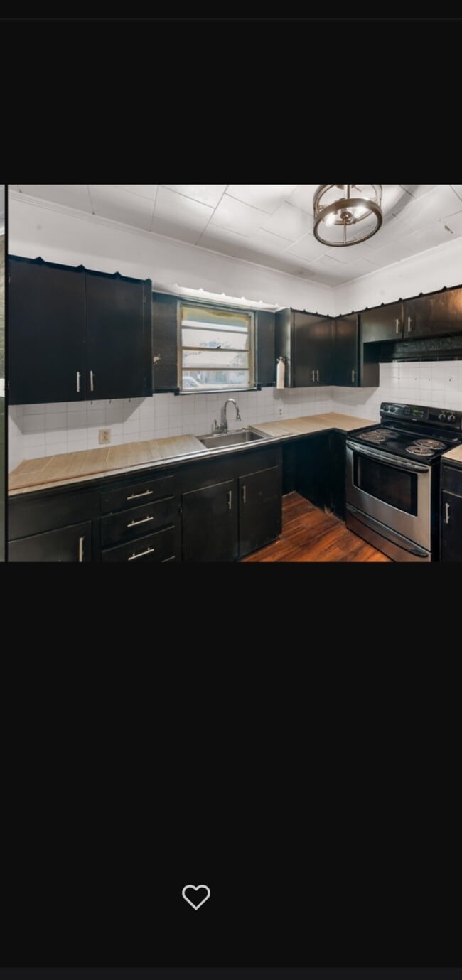 Photo - 3737 Maywood Ave