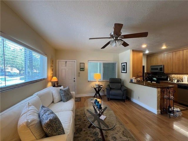 1423 Holly Heights Dr Unidad 7