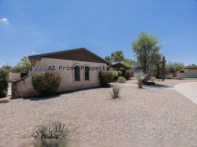 Photo - 1473 N Amarillo St House