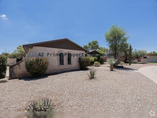 Building Photo - 1473 N Amarillo St Rental