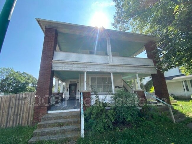 Building Photo - 902-904 1/2 S Limestone St. Rental
