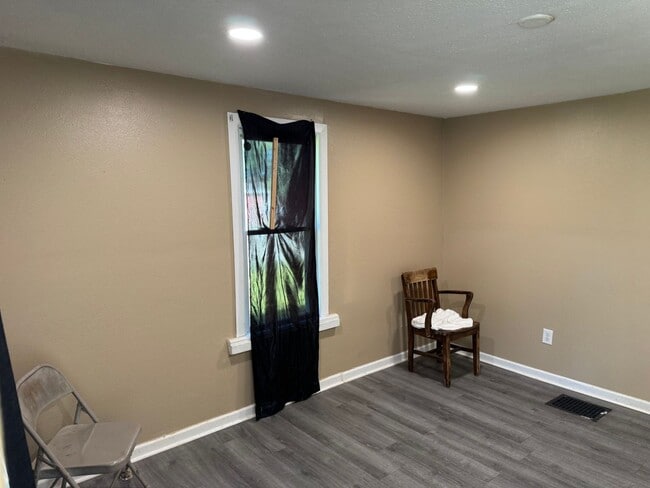 Photo - Newly Remodeled 3-4 bedroom Single family home