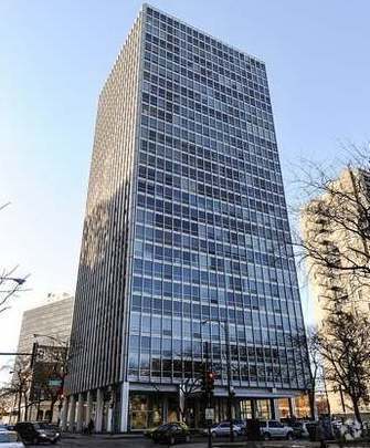 Building Photo - 2400 N Lakeview Ave Unit 1111 Rental