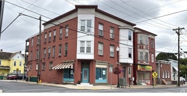 Building Photo - 300-306 W Main St Rental