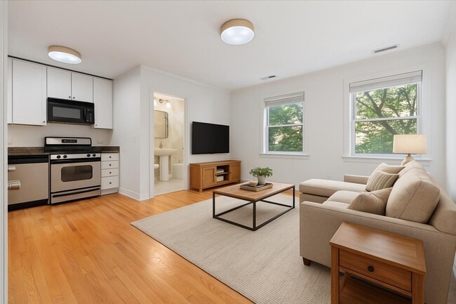 Photo - 1347 W Eddy St Unit 205