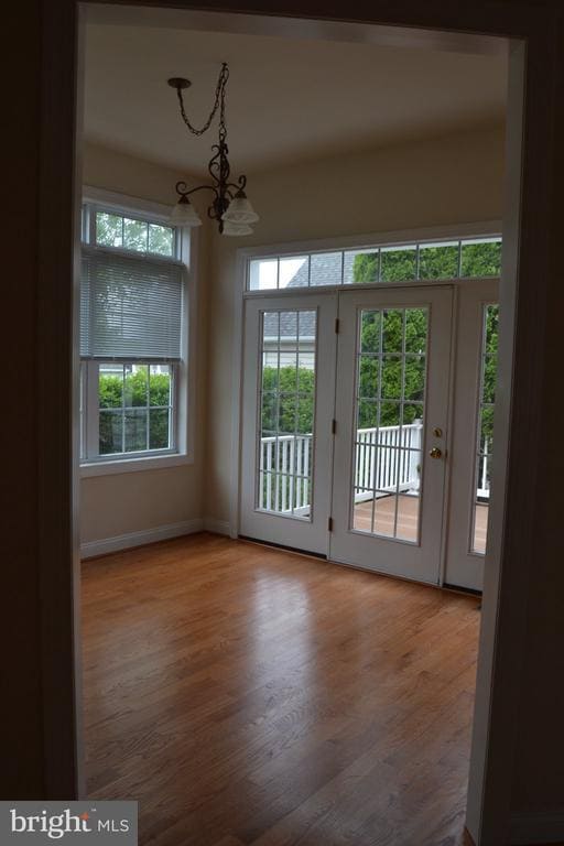 Photo - 806 Wren Ln