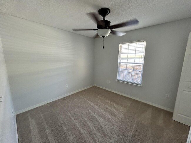 Photo - 2942 Sholtz Ave