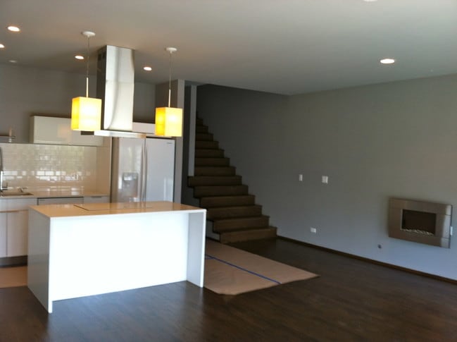 Building Photo - 2704 W Armitage Ave Unit 3