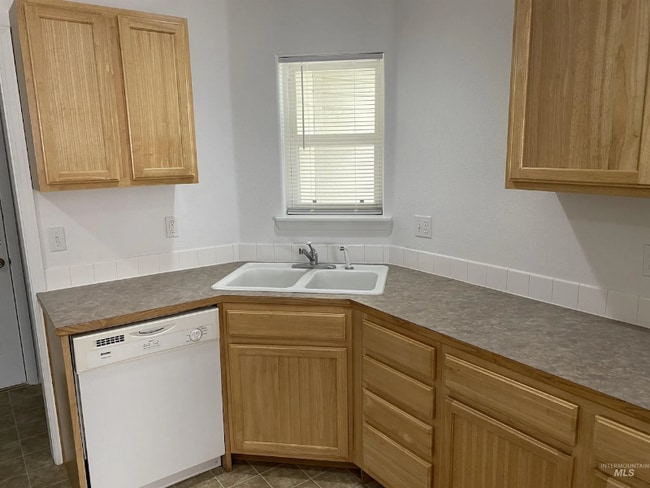 Photo - 116-118 NE Lotus Ct Unit 116