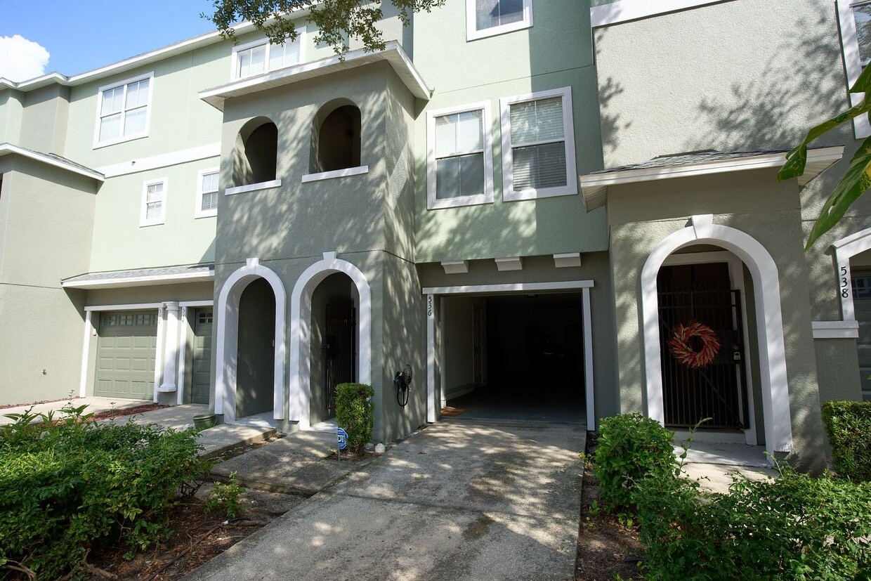 Furnished $2300 or Unfurnished $1900 ? - Furnished $2300  or Unfurnished $1900 ?