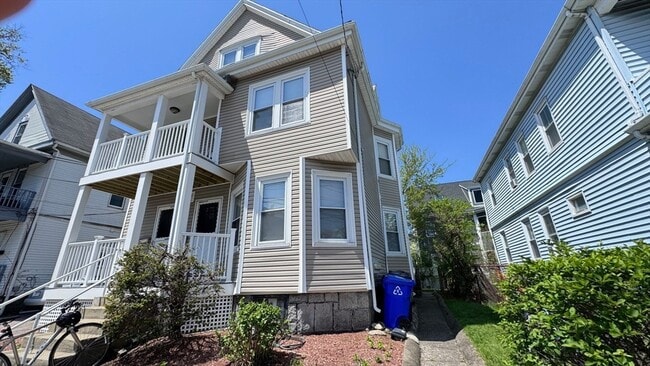 Photo - 79 Antwerp St Apartments Unit 2