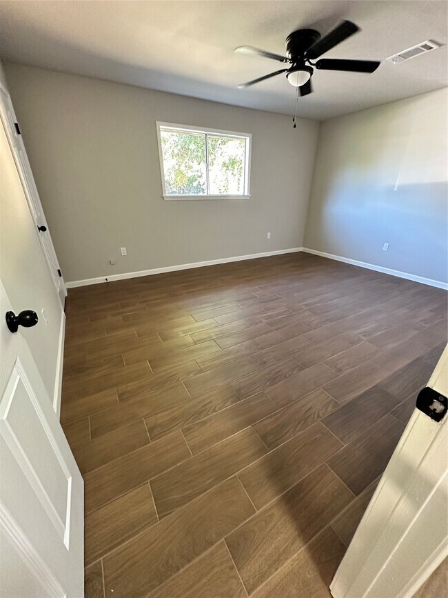 Photo - 1413 Forehand St