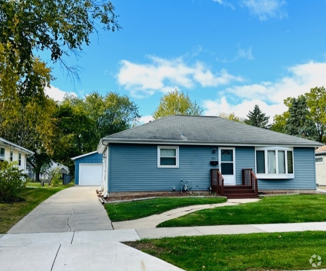 Building Photo - 1513 S Walden Ave Rental