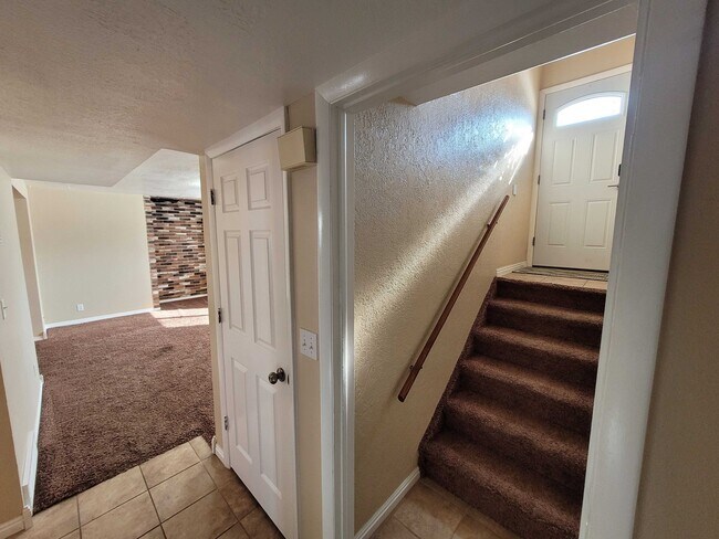 Photo - 125 W 1100 N