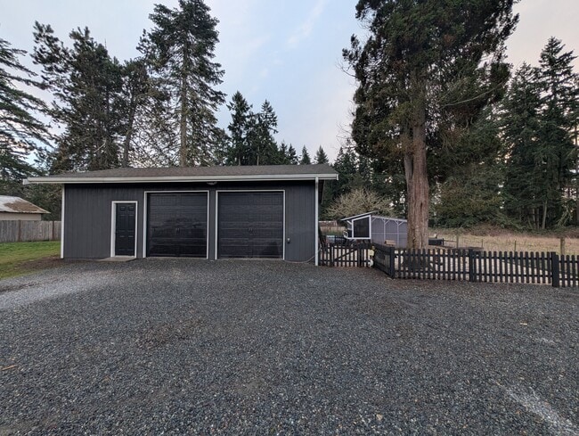 Photo - 14618 Kapowsin Hwy E