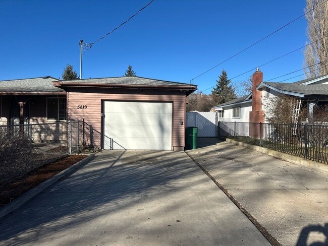 Photo - 5819 Winter Ave