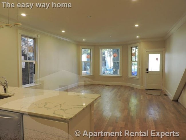 Photo - 470 Green St Unidad 2