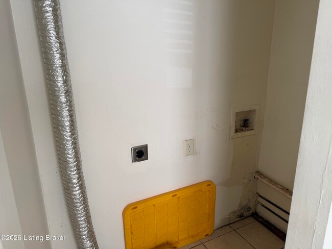 Photo - 910 Sinclair St