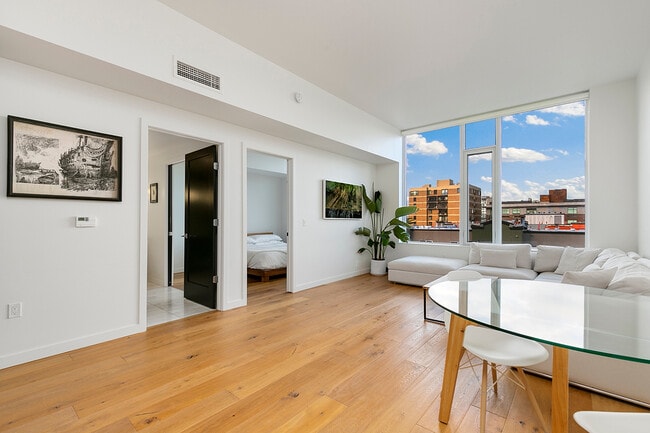 Building Photo - 1321 Seneca St Unit #506 Rental