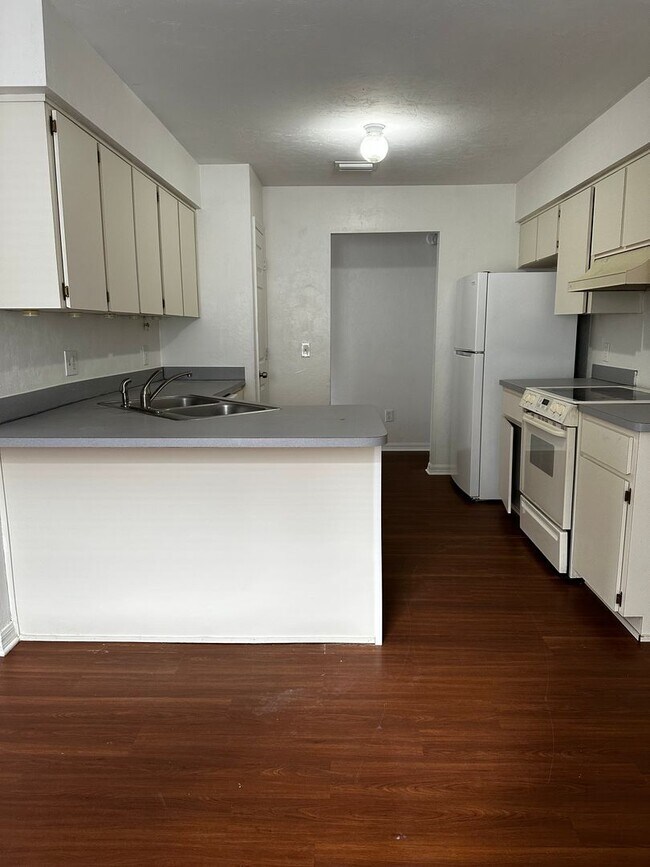 Photo - 2954 SW 40th Ave