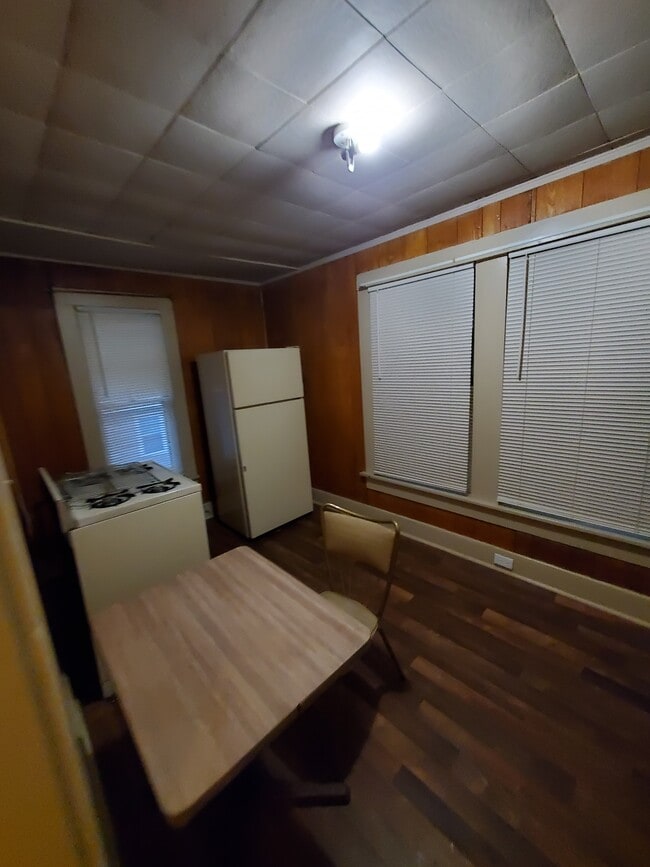 Kitchen - 2536 Oakdale St Unit 5 Studio