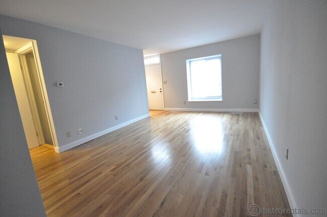 4873-4873 Moreland Dr Unit 4867 Moreland Drive West