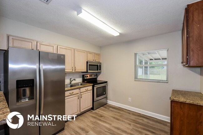 Photo - 5119 5th St W