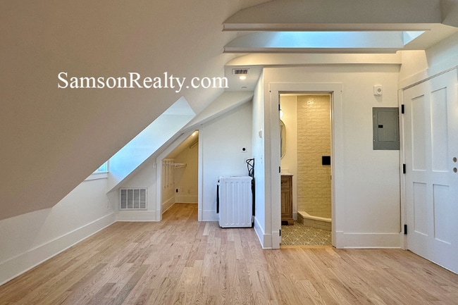 Photo - 31 Hope St Unidad 501