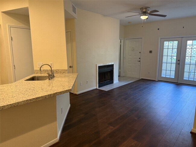 Photo - 2121 El Paseo St
