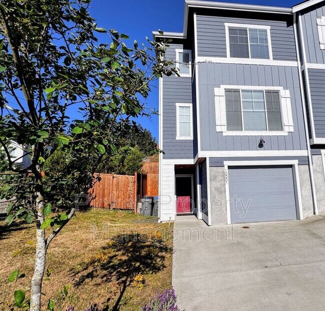 Photo - 10001 Kings Lndg Ave NW