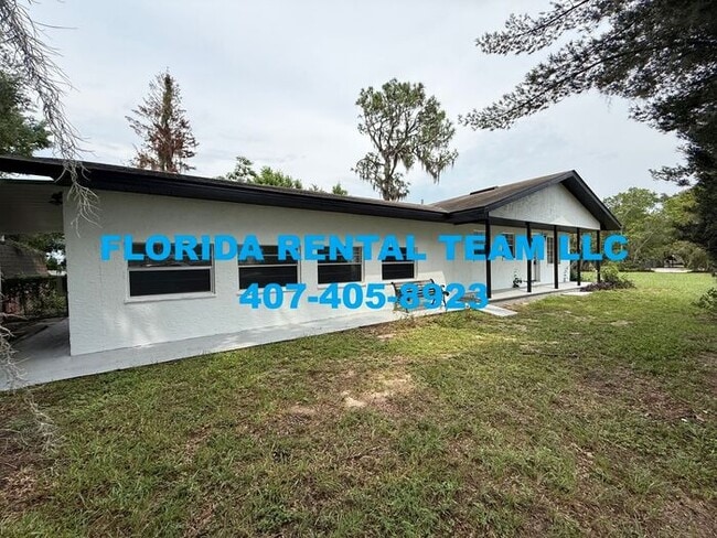 Building Photo - Groveland Home on large lot