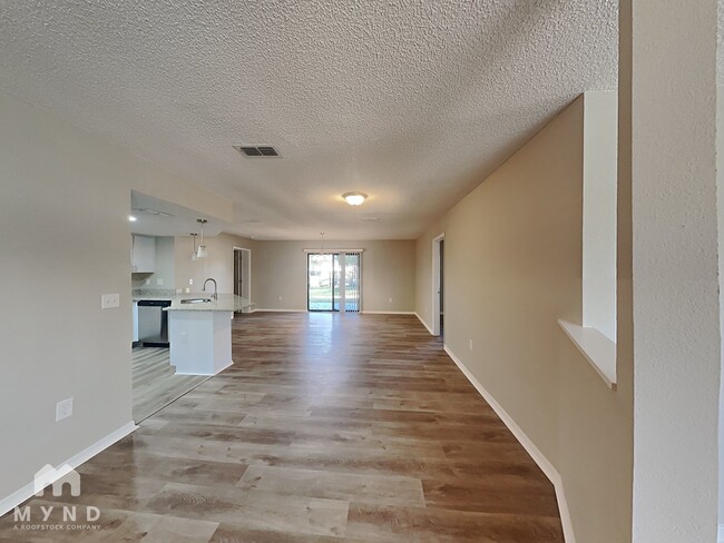 Photo - 10327 Lansfield St