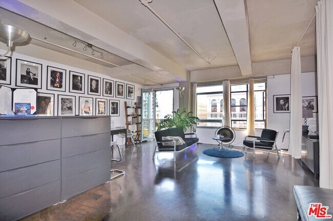 Photo - 849 S Broadway Unidad 1009 Rental