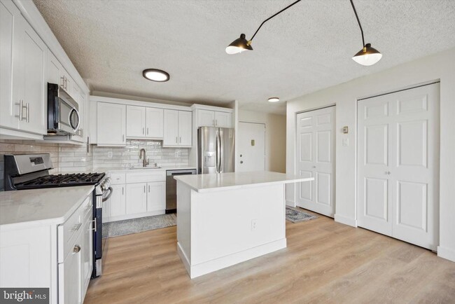 Photo - 1030 E Lancaster Ave Apartment Unit 314