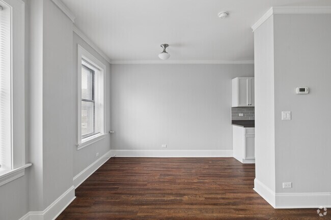 1BR, 1BA - 600SF - Dining Room