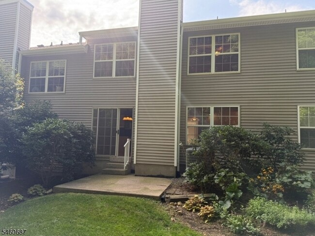 67 Woodmont Dr