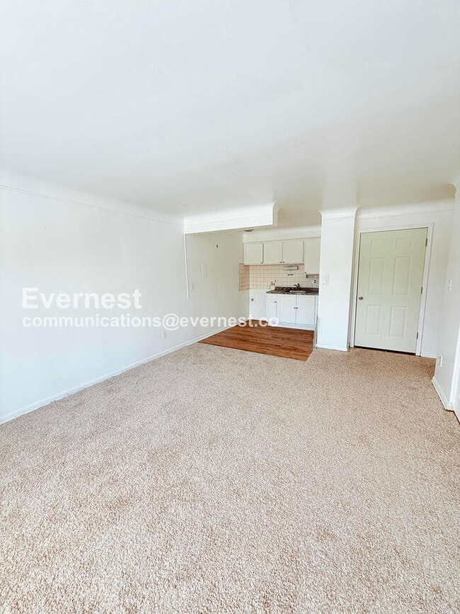 Photo - 15601 Schoolcraft Rd Unit 5