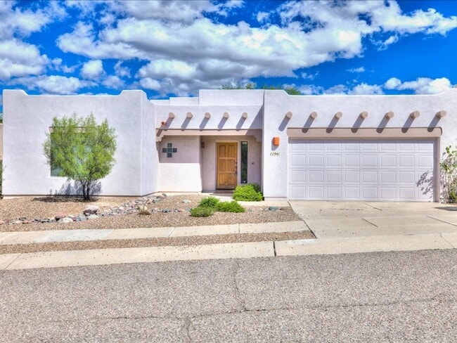 Building Photo - Beautiful 3 Bedroom 2 Bath Home